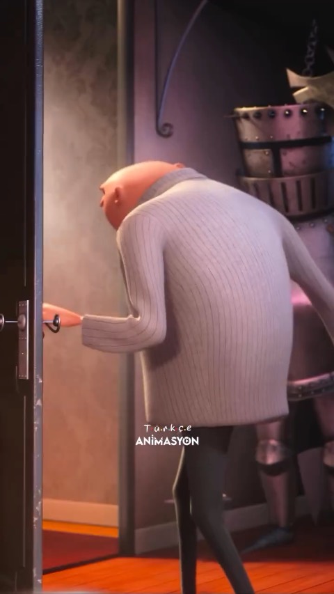 Still frame from İyi geceler öpücüğü — a 4s clip marked up for dubbing