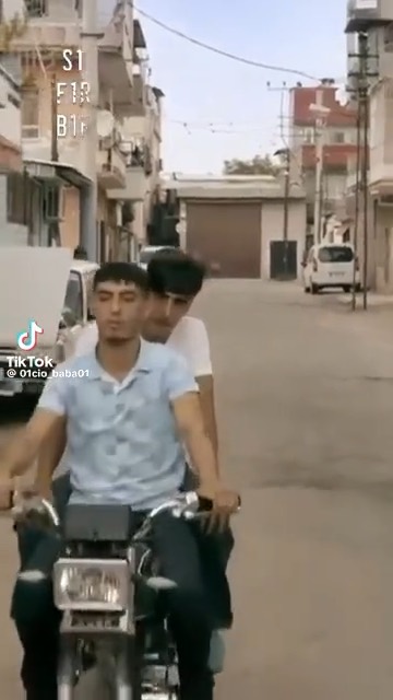 Still frame from cigara nasıl — a 32s clip marked up for dubbing