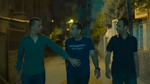 Still frame from Sıfır bir ispanyolca — a 16s clip marked up for dubbing